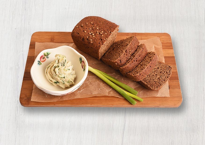 Borodinsky bread with Smaltz